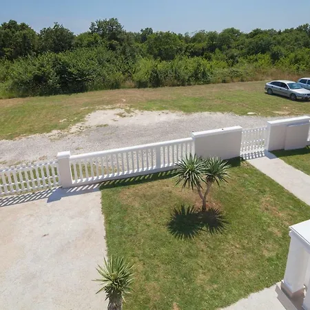 Appartement Tena Ližnjan