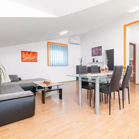 Tena & Ema Apartments 아파트 Ližnjan