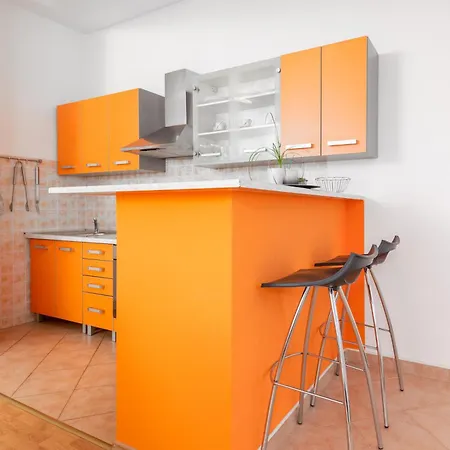 Tena & Ema Apartments Ližnjan