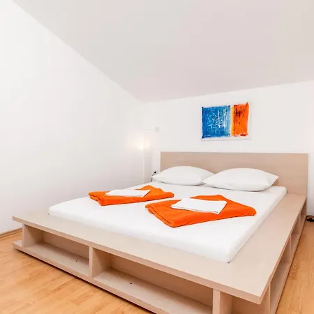 Tena & Ema Apartments * Ližnjan