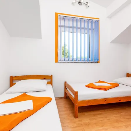 아파트 Tena & Ema Apartments *