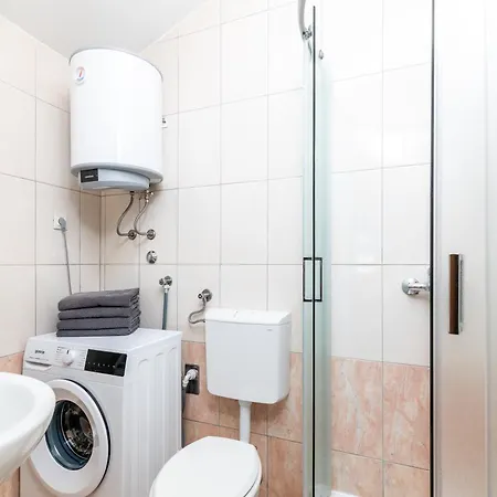Tena & Ema Apartments Apartament Ližnjan