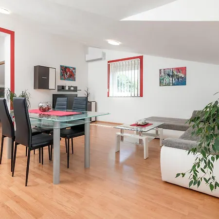 Tena & Ema Apartments