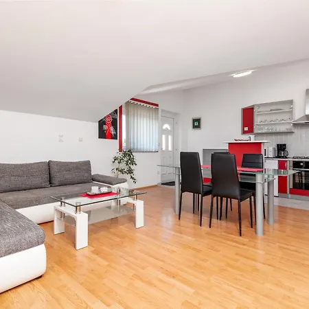 아파트 Tena & Ema Apartments Ližnjan