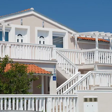 아파트 Tena & Ema Apartments Ližnjan
