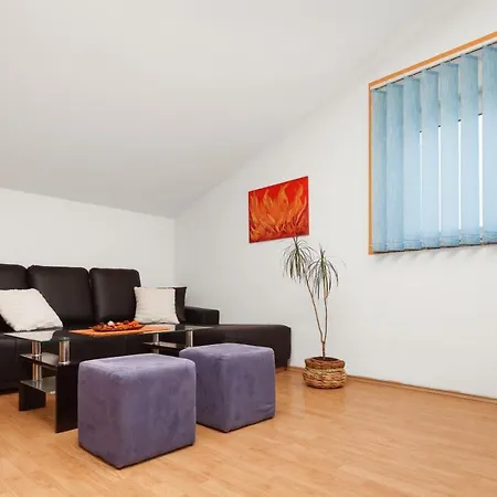 아파트 Tena & Ema Apartments